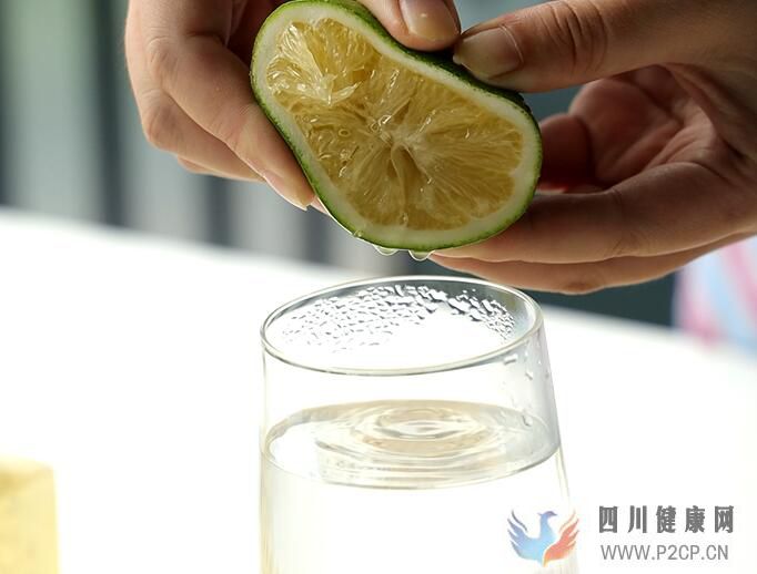 蜂蜜怎樣喝最好蜂蜜要怎么喝才有最好的效果(圖1) 蜂蜜怎樣喝最好蜂蜜要怎么喝才有最好的效果(圖1)